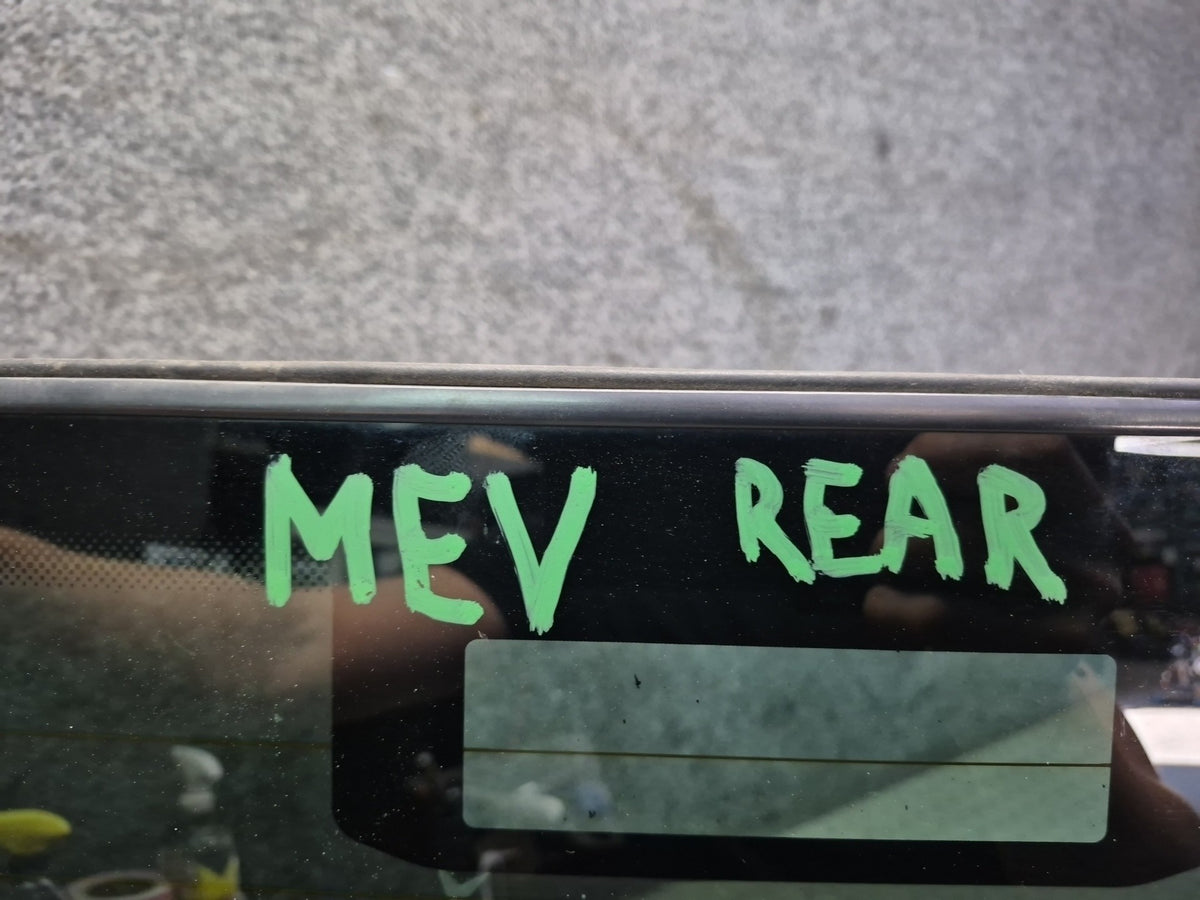 01-03 VW Eurovan T4 Rear Tailgate Heated Windshield Glass Window Defective