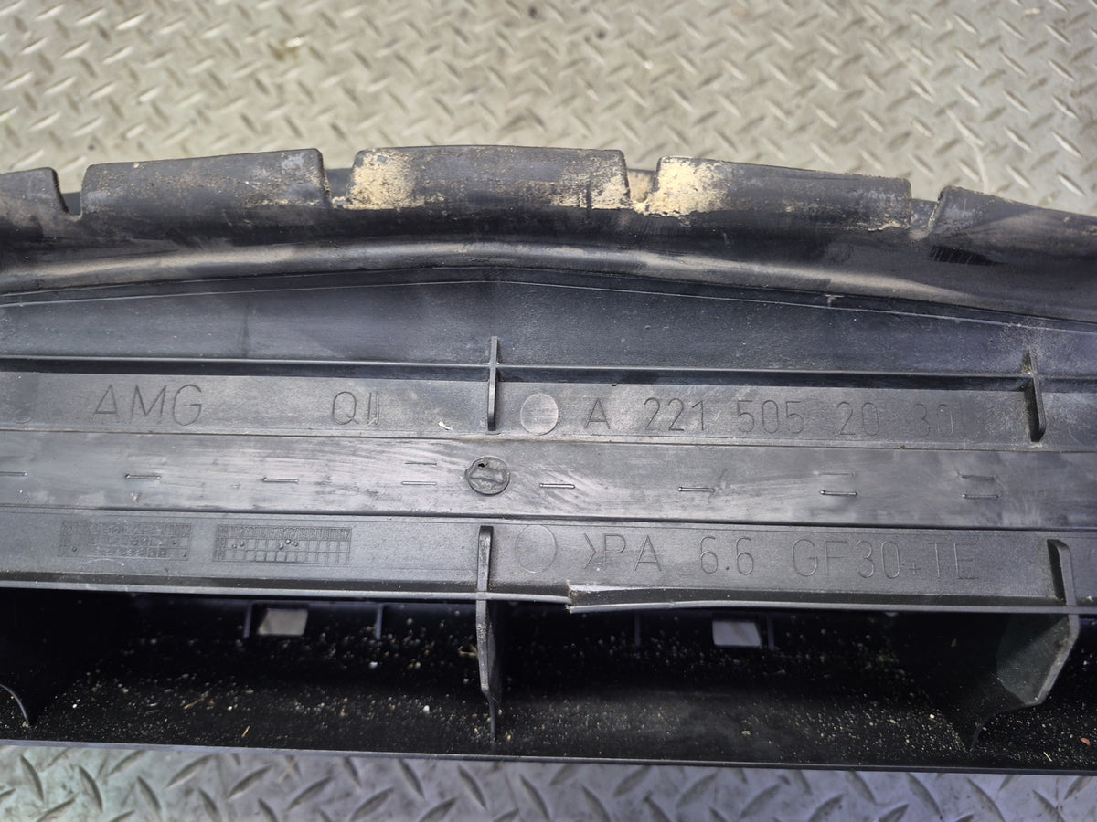 08-09 Mercedes W221 S63 AMG Engine Oil Cooler Radiator w Shroud 2095000100 OEM
