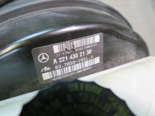 07-13 Mercedes W221 S63 AMG Brake Master Cylinder Booster Fluid Reservoir OEM