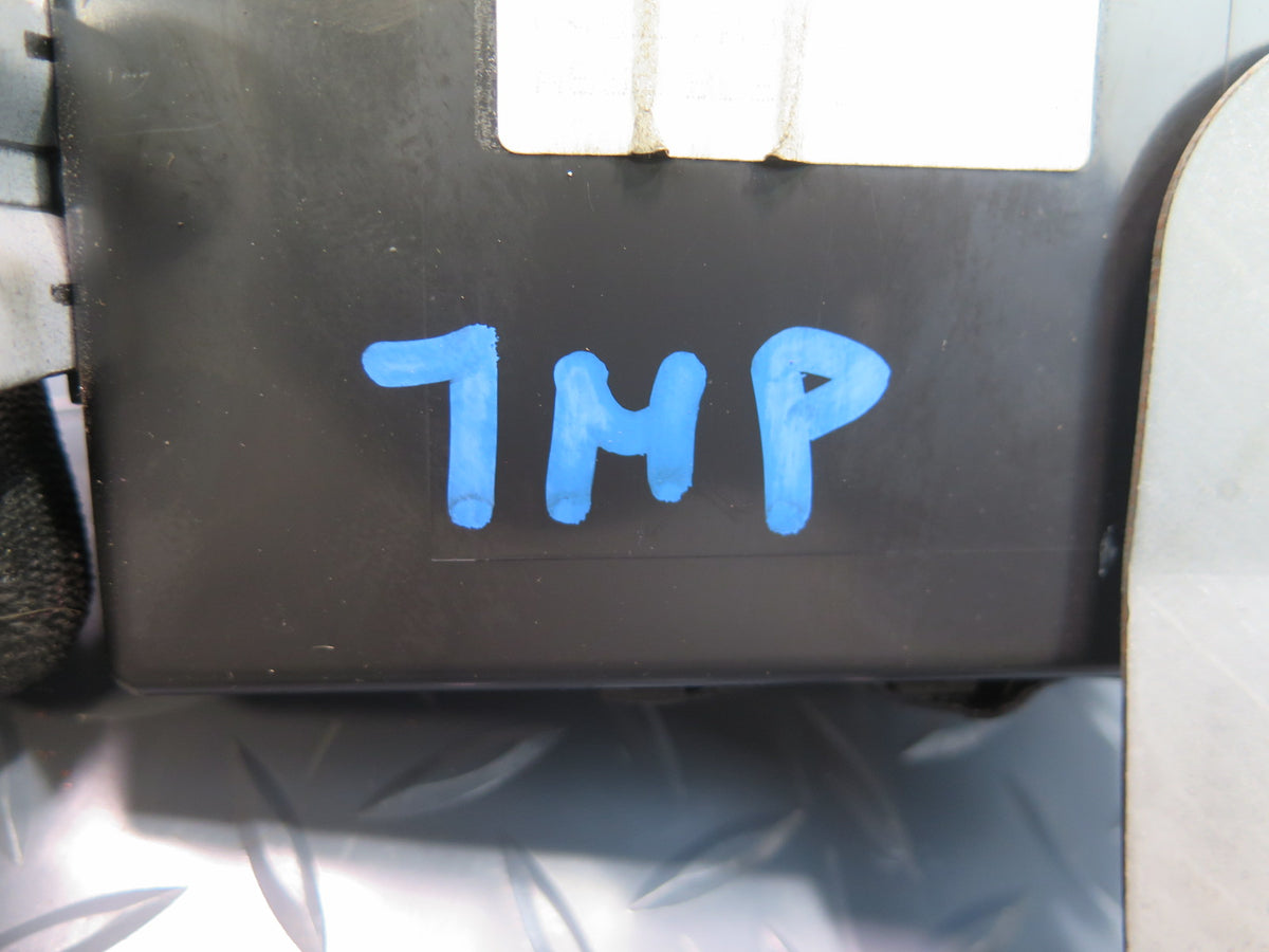 03-05 Toyota MR2 Spyder ZZW30L Keyless Entry Control Module 08190-17810 OEM