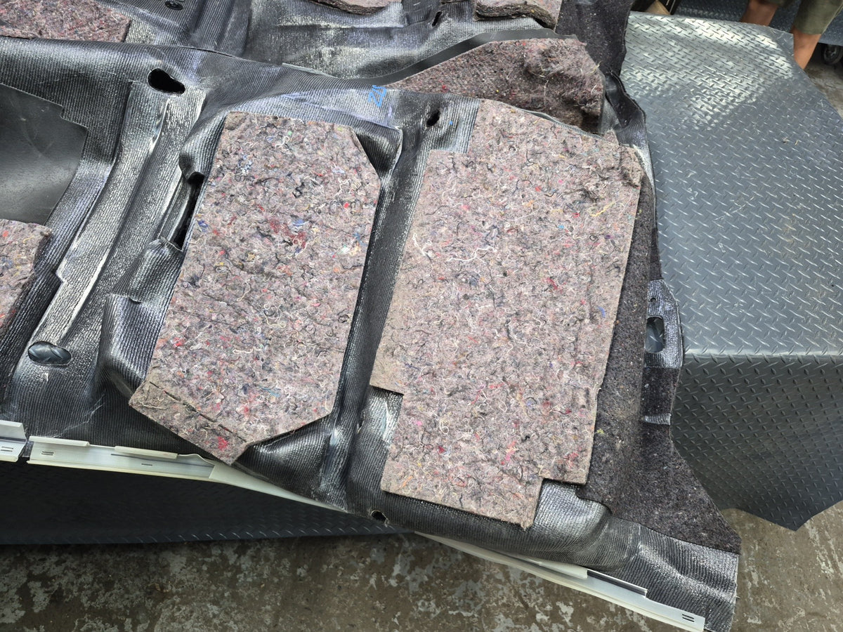 01-05 Lexus JCE10L IS300 Sedan Interior Floor MAT Carpet Liner Cover Black OEM