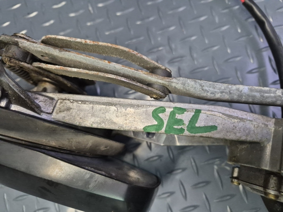 94-02 Mercedes R129 Sl-class Windshield Wiper Transmission Linkage w Motor OEM