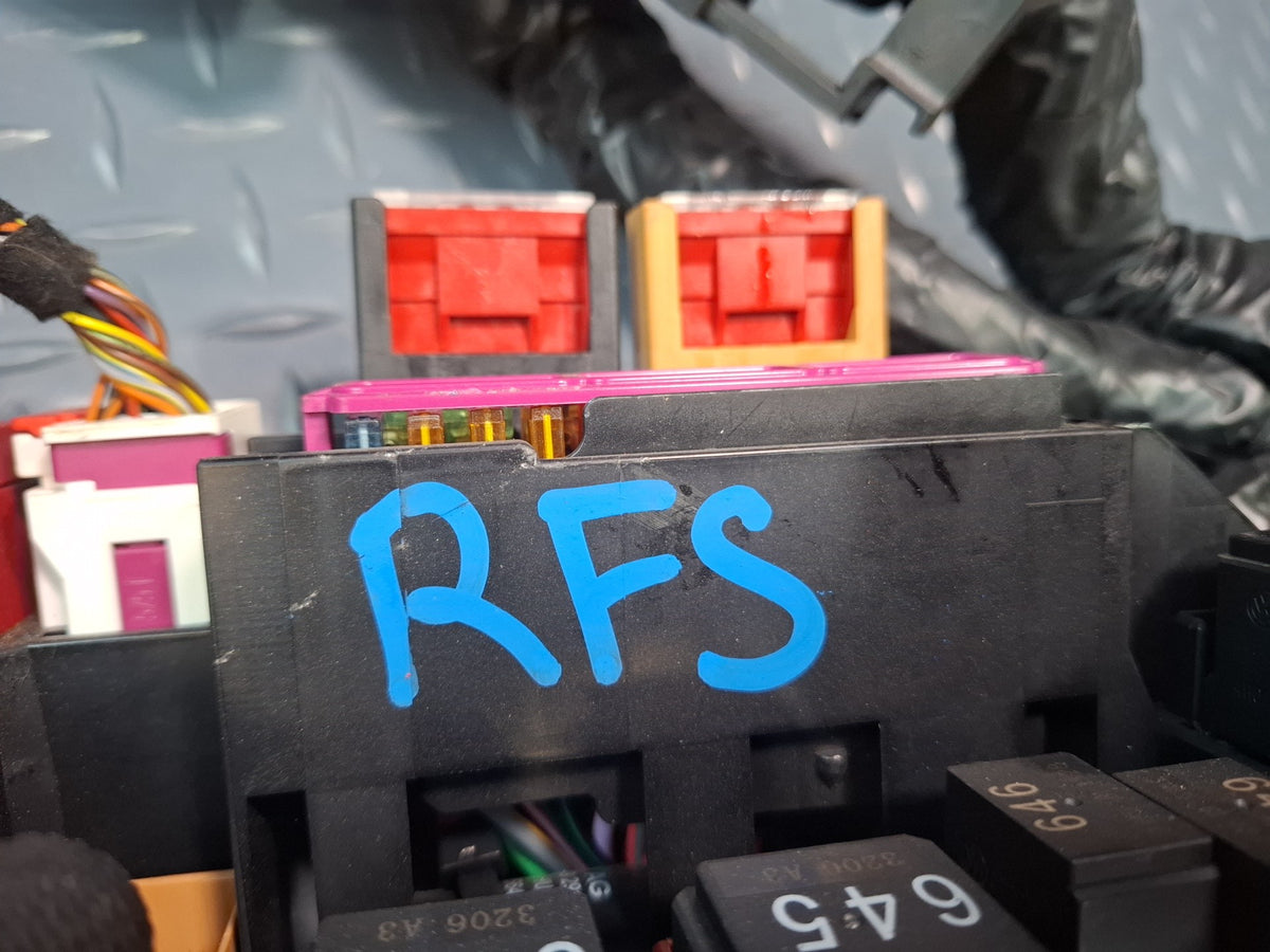 13-15 Audi RS5 8F7 Convertible Engine Compartment Fuse Relay Box Module OEM