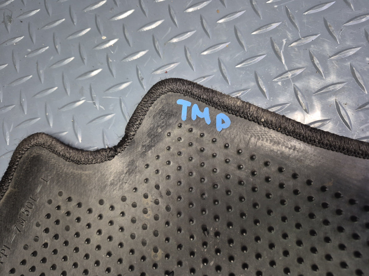 00-05 Toyota MR2 Spyder ZZW30L Set of 2 Front Left & Right Carpet Floor MAT OEM