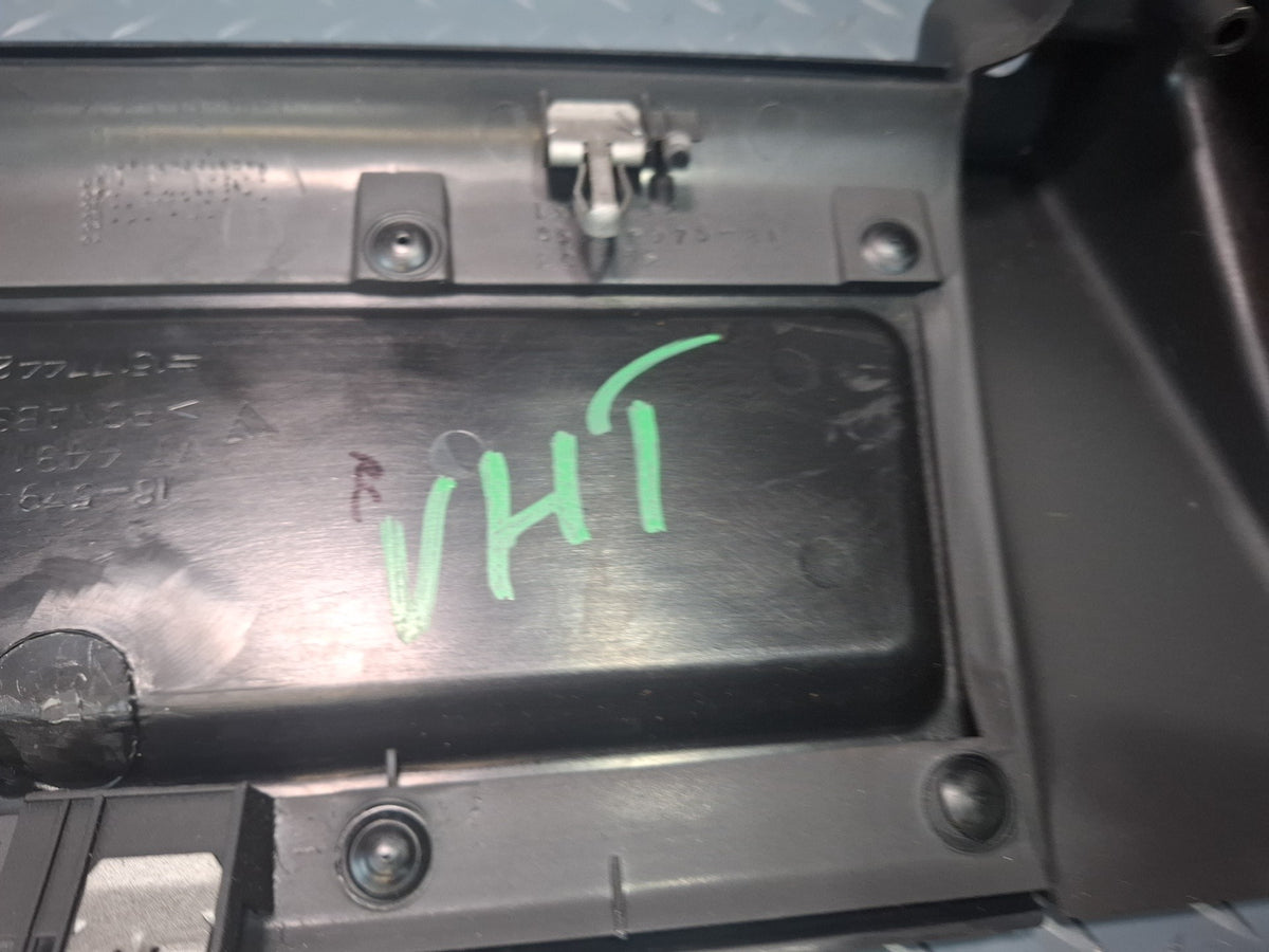 2003-2007 Hummer H2 Dash Front Right Trim Cover Panel w Air Vent 15177442