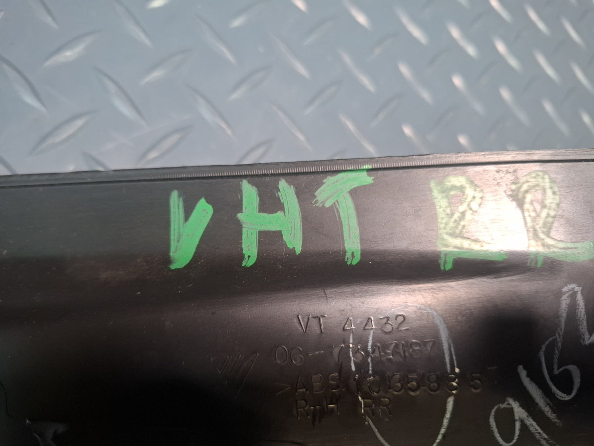 03-09 Hummer H2 Rear Left & Right Door Scuff Sill Plate Trim Panel Set Damaged