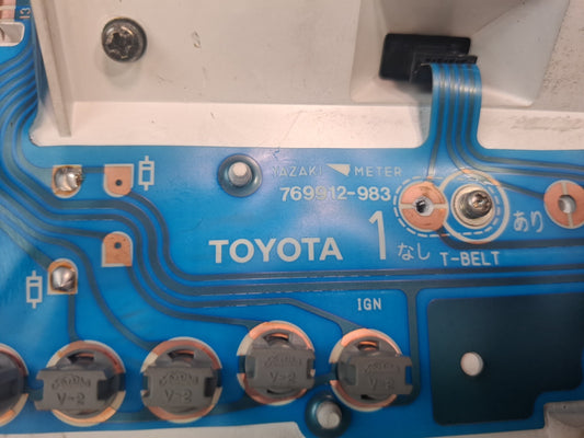 94-95 Toyota Hiace KZH106W 1KZTE 4WD AT Instrument Cluster Gauge Speedometer OEM
