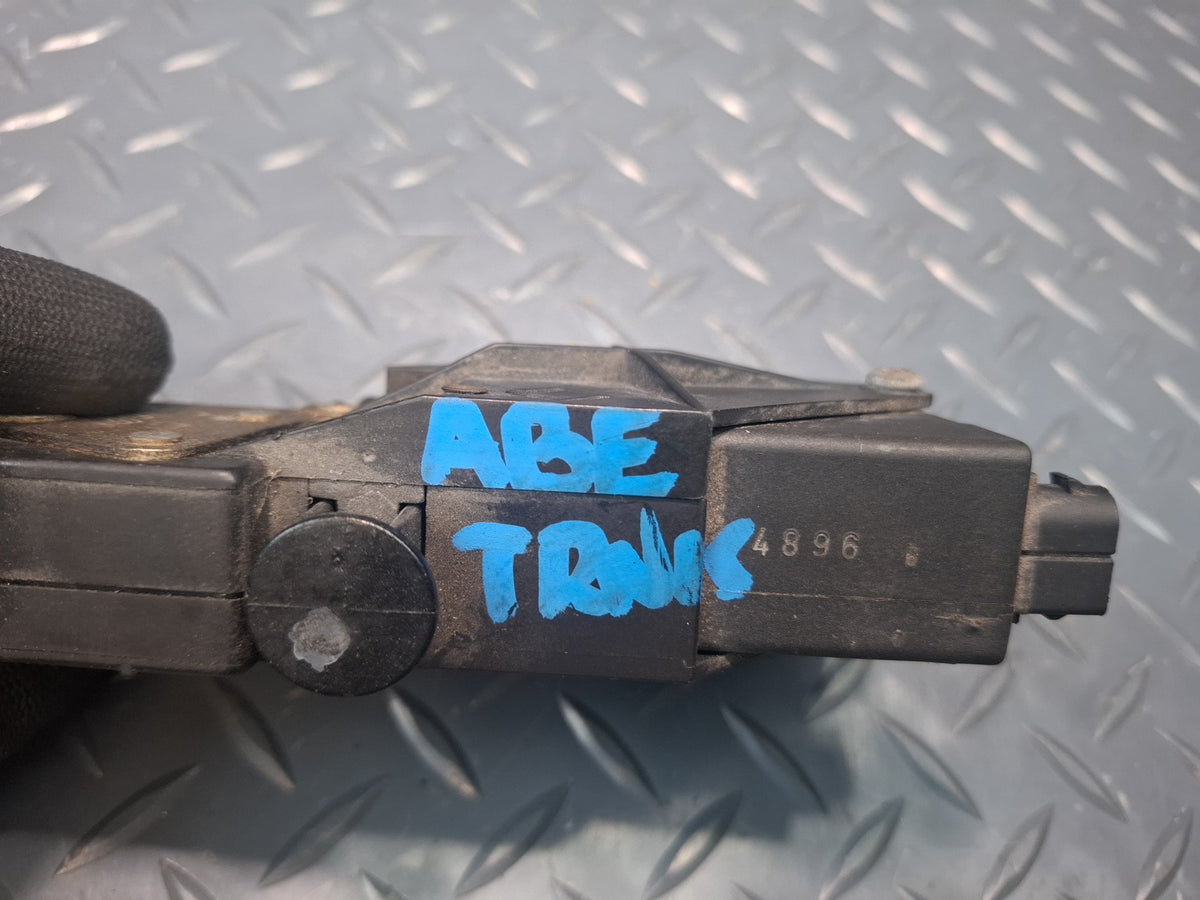 1991-1997 BMW E31 840Ci Rear Trunk Lid Lock Latch Actuator 8118688