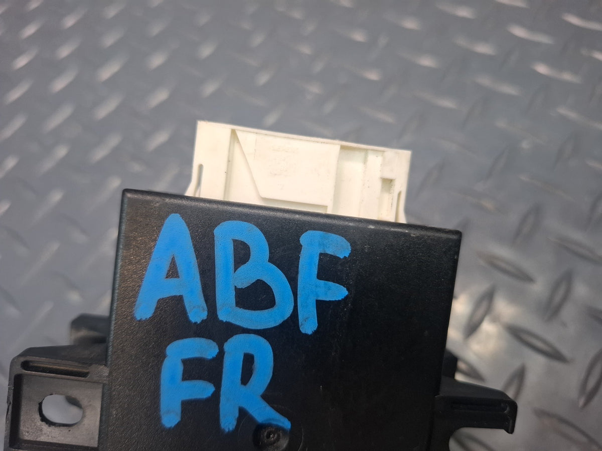 1994-1997 BMW E31 840Ci Right Door Controlmodule 1383414