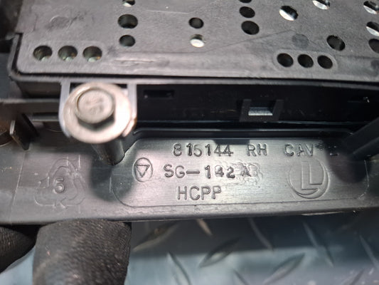 2003-2007 Hummer H2 Front Right Pass Side Seat Adjust Control Switch