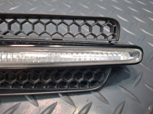 2008-2011 BMW E90 M3 Front Left Fender Marker Light Lamp w Grille