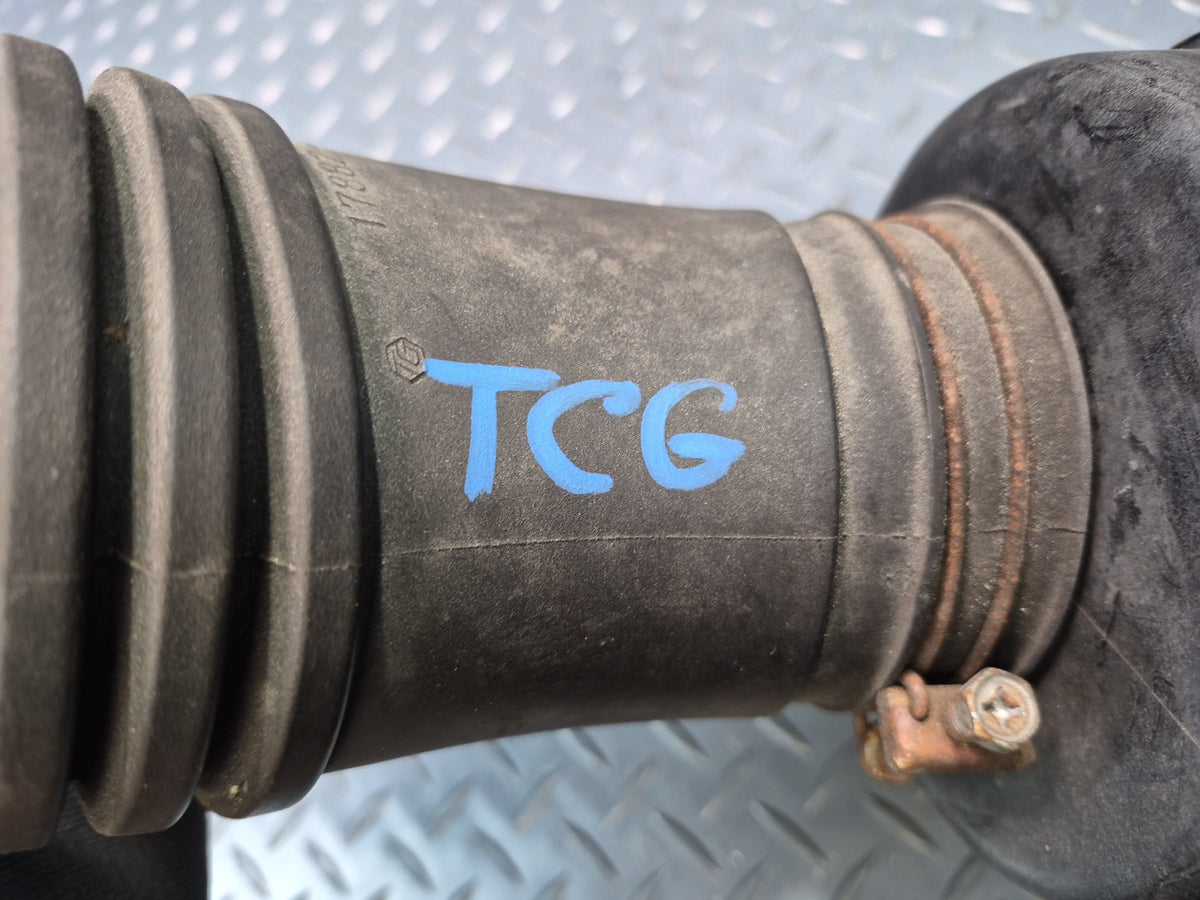 84-86 Toyota Cressida MX73 5MGE Air Intake Tube w Duct Silencer OEM