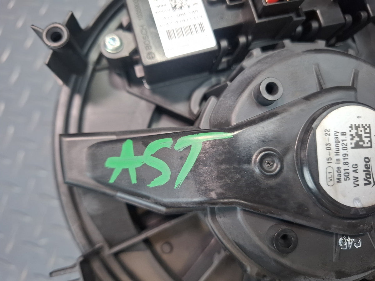 15-20 Audi S3 8VS Hvac A/C Heater Blower Motor Fan w Resistor 5Q1819021B OEM