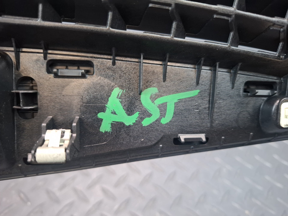 15-16 Audi A3 S3 8VS Dash Front Upper Center Trim Speaker Grille OEM