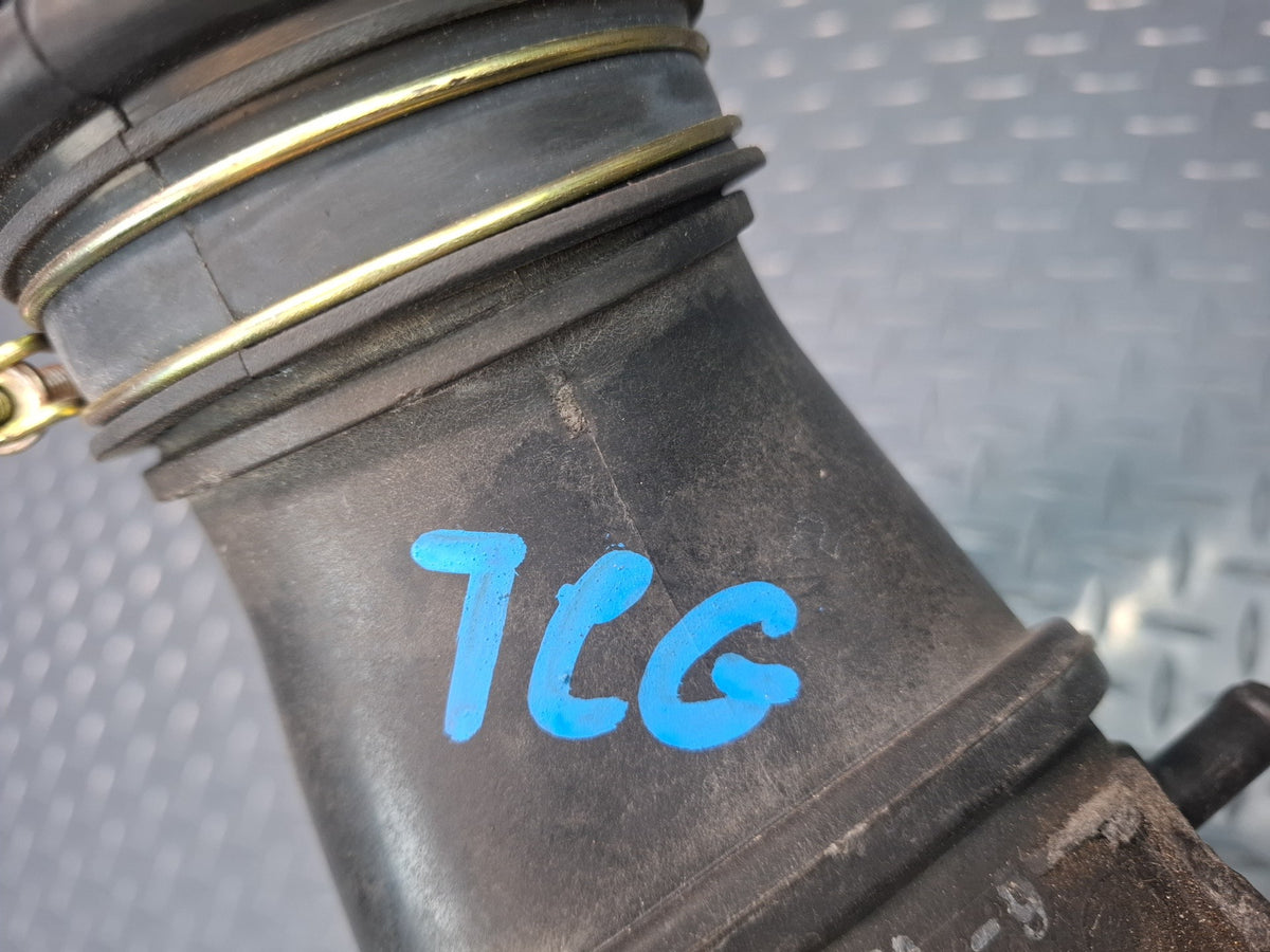 84-86 Toyota Cressida MX73 5MGE Engine Air Cleaner Intake Duct Tube