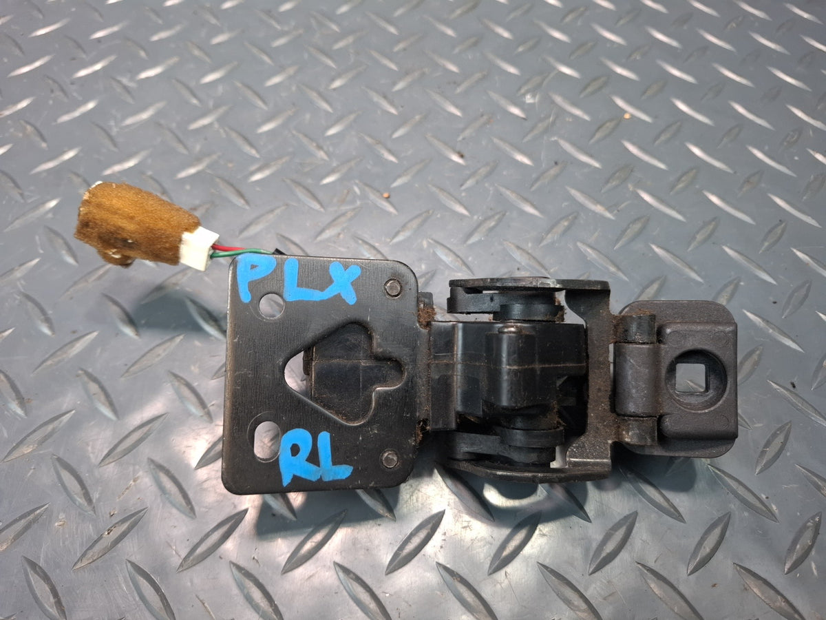 1998-2007 Lexus UZJ100L LX470 Rear Quarter Glass Vent Window Motor Set