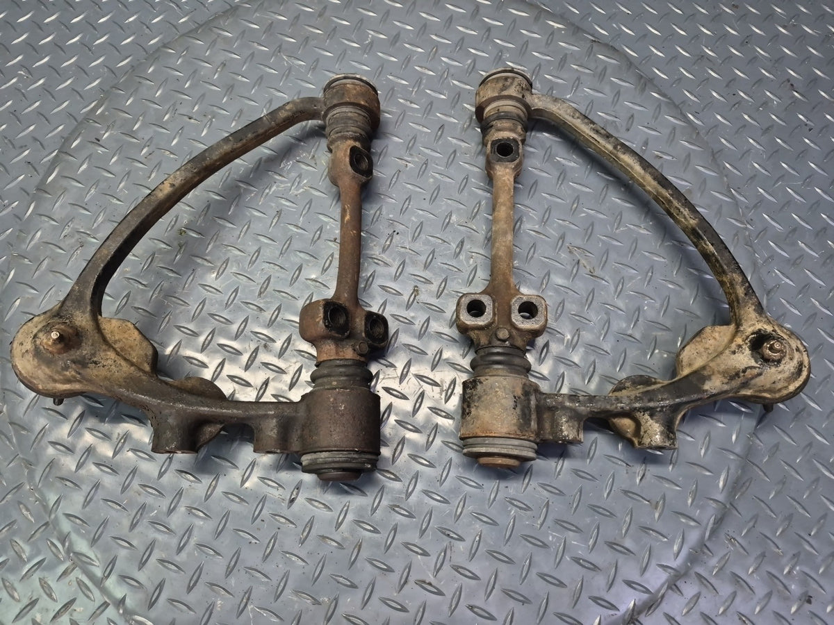 93-95 Toyota Hiace KZH106W 4WD Set of 2 Front Left & Right Upper Control Arm OEM