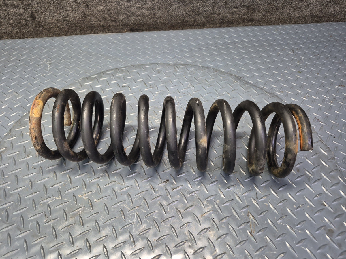 93-96 Toyota Hiace KZH106W 4WD Set of 2 Rear Left & Right Coil Spring OEM