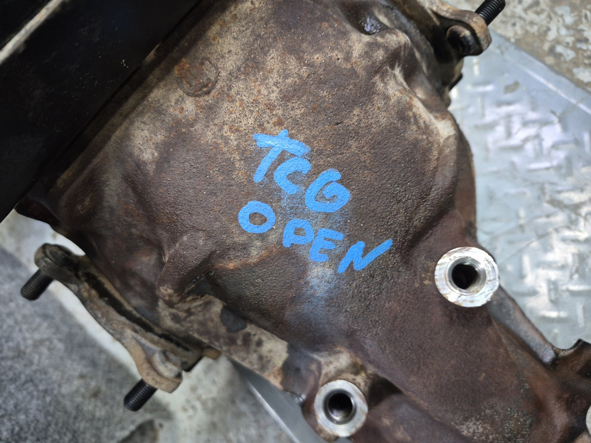 84-86 Toyota Cressida MX73 A/T Rear Differential Carrier 4.1 Ratio OEM