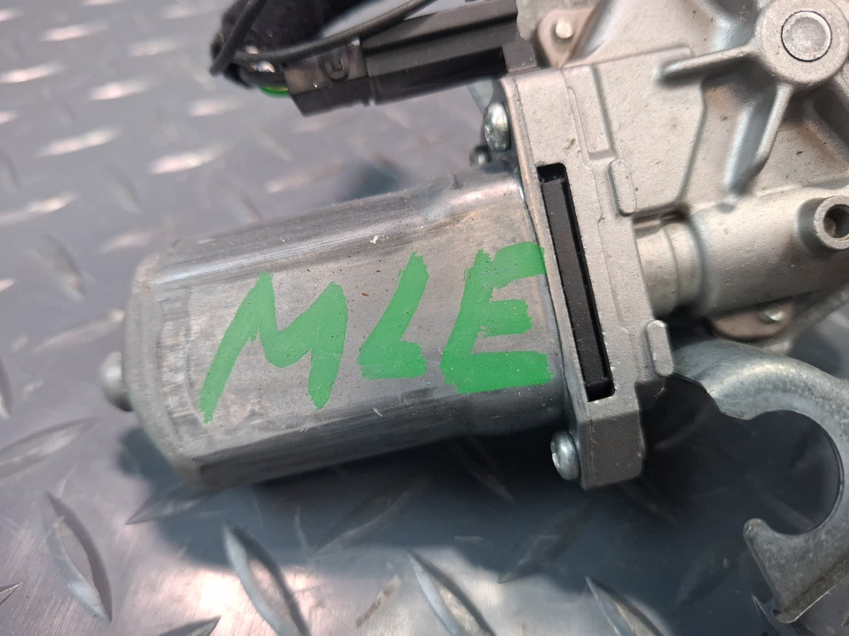 2017-2020 Maserati Levante M161 Rear Trunk Lid Tailgate Wiper Motor