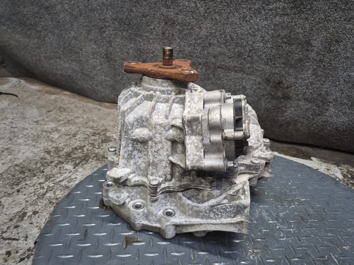 2017-2020 Maserati Levante M161 3.0L AWD Transfer Case Box w Motor 670038072