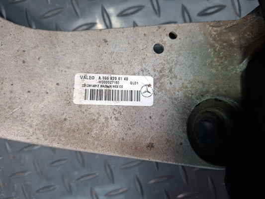 2012-2015 Mercedes W166 Ml-class Windshield Wiper Transmission Linkage w Motor