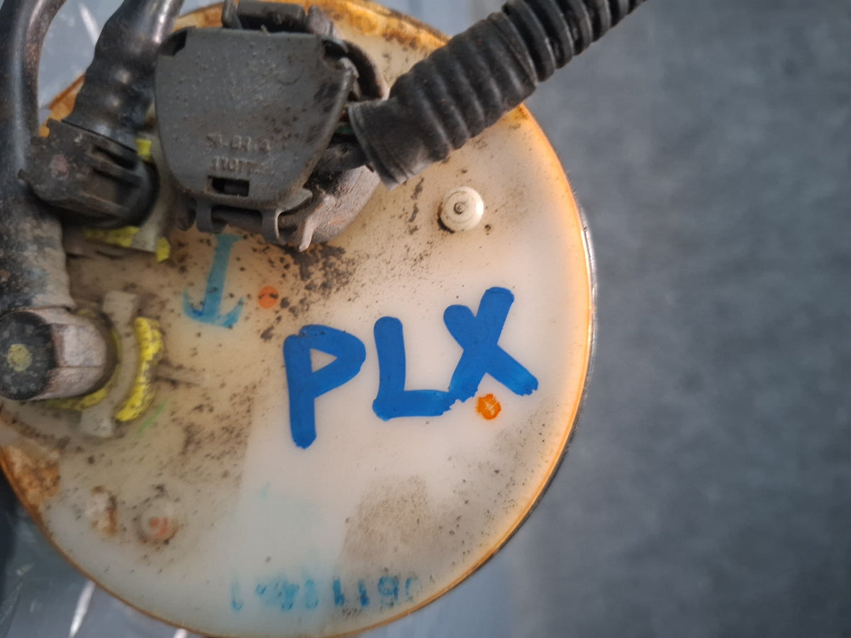 2006-2007 Lexus UZJ100L LX470 Fuel Pump Level Sensor Assembly 82413-60011