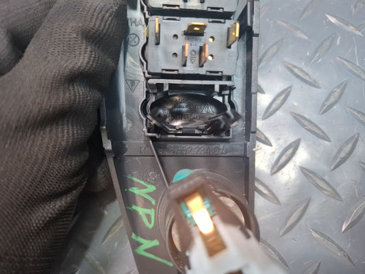99-04 Porsche 911 996 Dash Right Cluster Rear Defrost Lock Unlock Switch