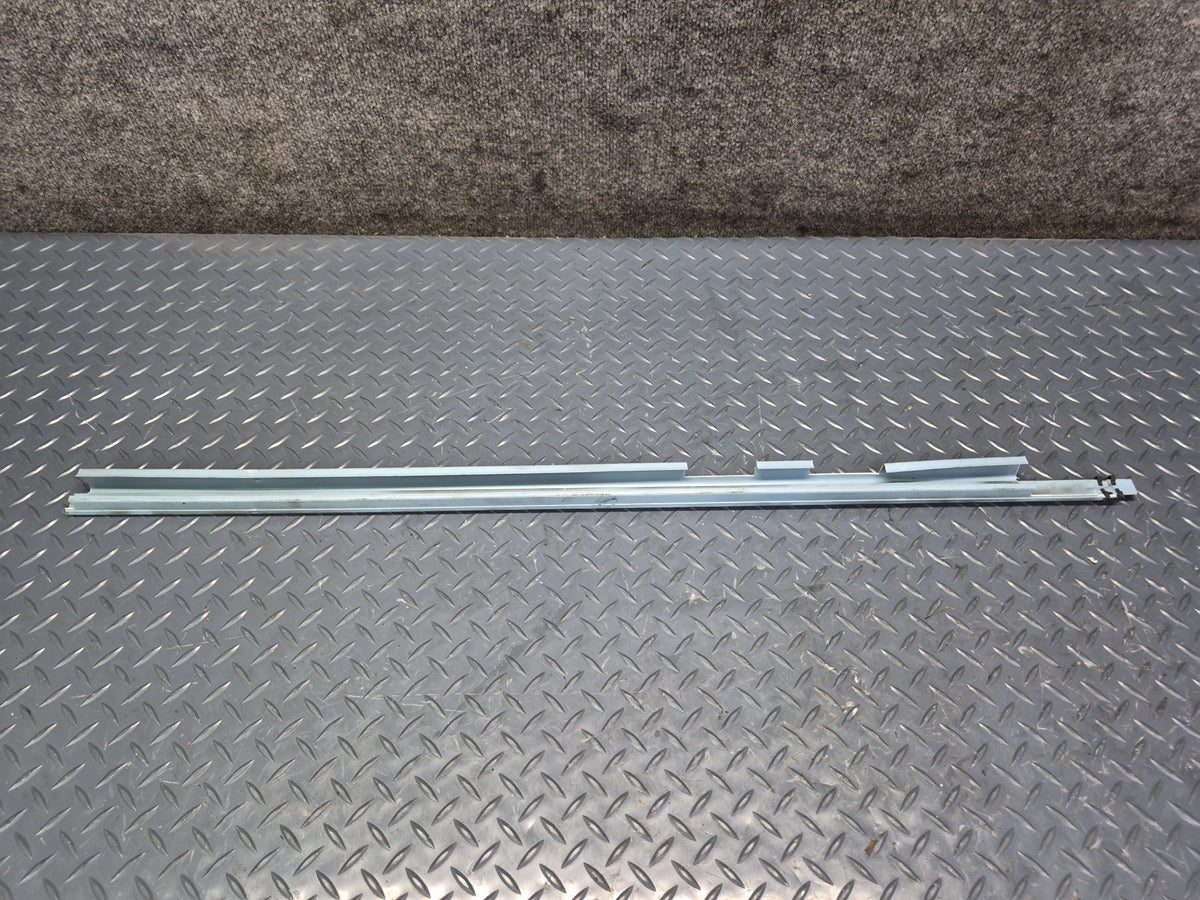84-86 TOYOTA CRESSIDA MX73 FRONT RIGHT ROOF SHOULDER BELT GUIDE RAIL ASSY OEM