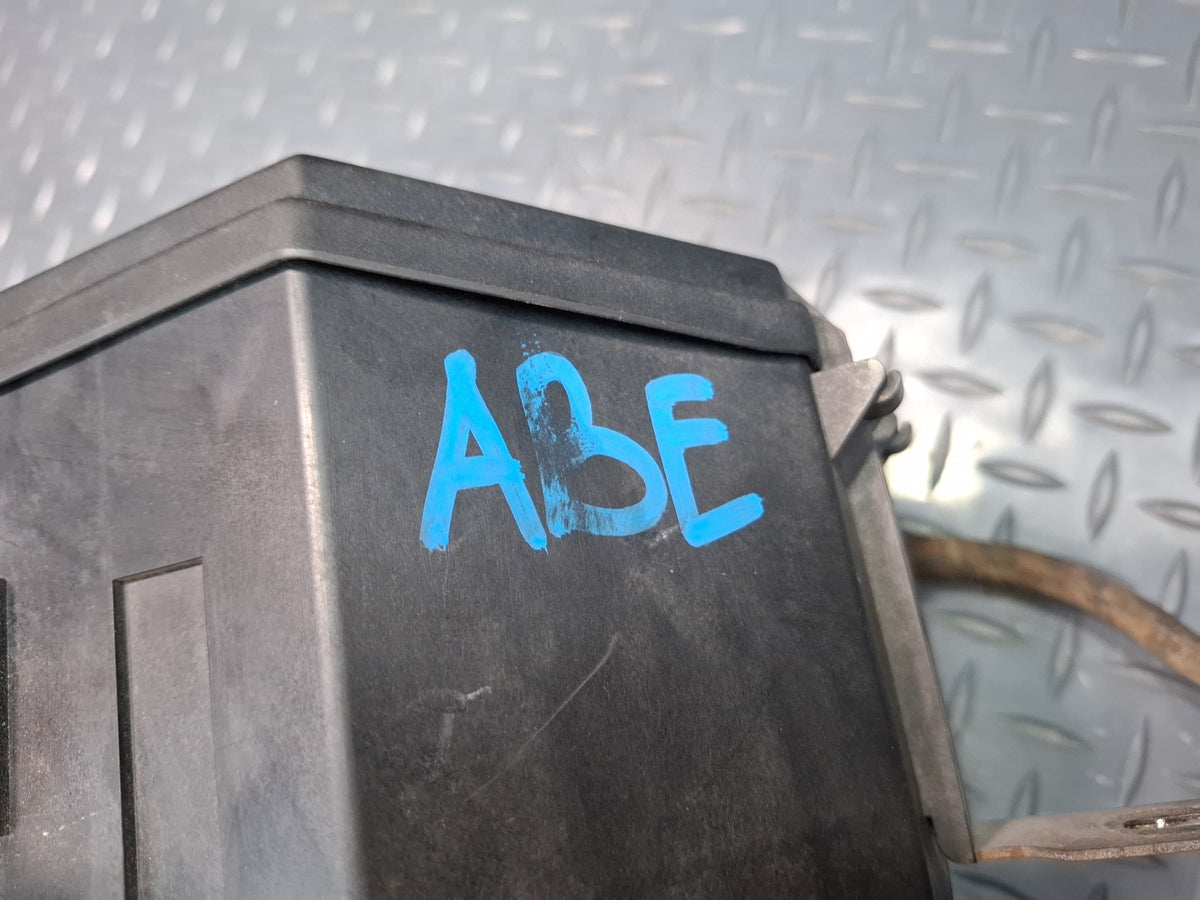 1994-1997 BMW E31 840Ci Power Distribution Fuse Relay Box Module
