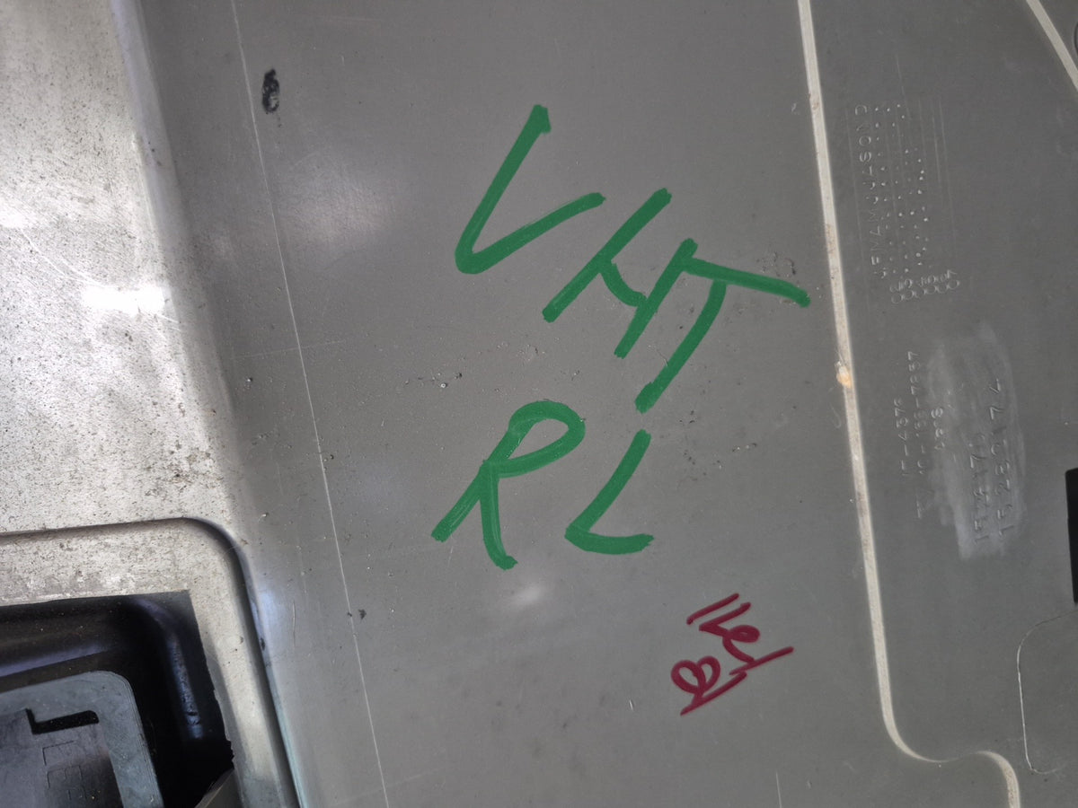 2005-2007 Hummer H2 Rear Left Door Interior Trim Cover Panel W/ Handle Damaged