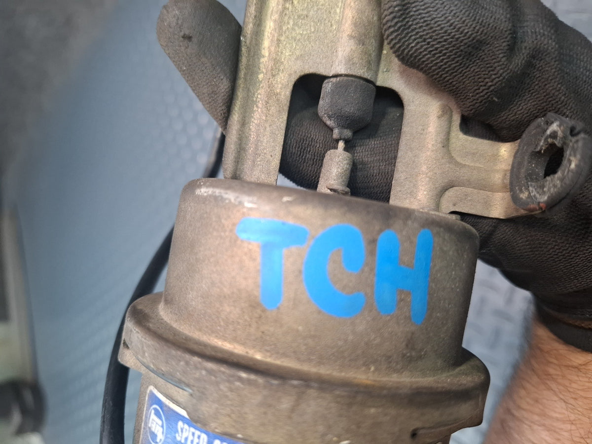 82-85 Toyota Celica RA65 Cruise Control Speed Actuator 88200-14060 OEM