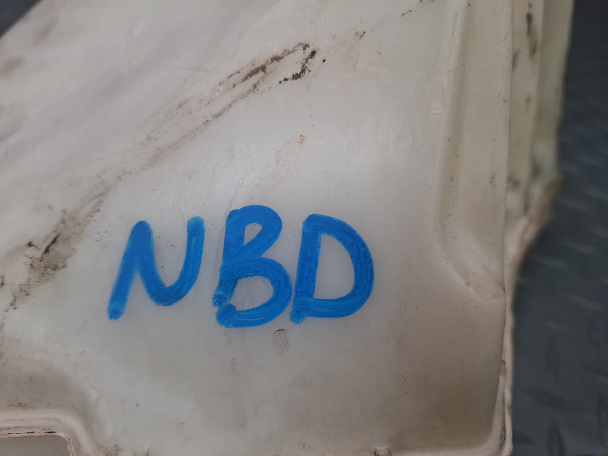 01-06 BMW E46 330Ci Windshield Washer Fluid Reservoir Tank 8362808 OEM