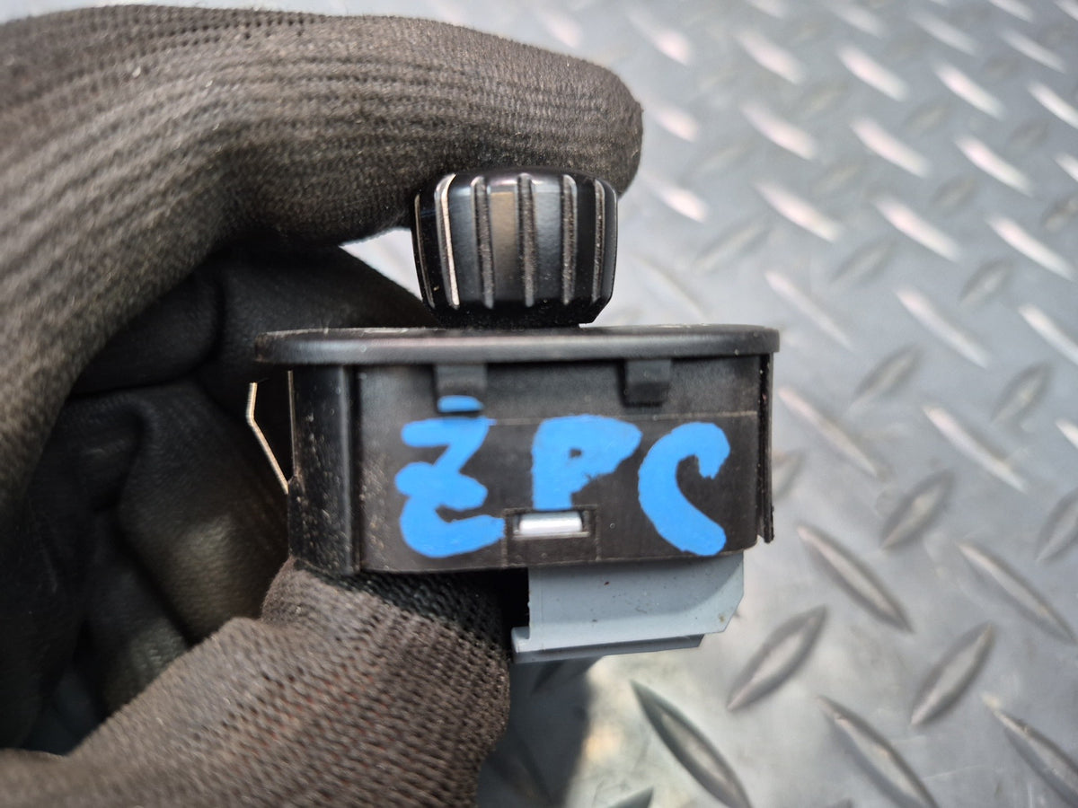 2003-2010 Porsche Cayenne 957 Side View Heated Mirror Control Switch