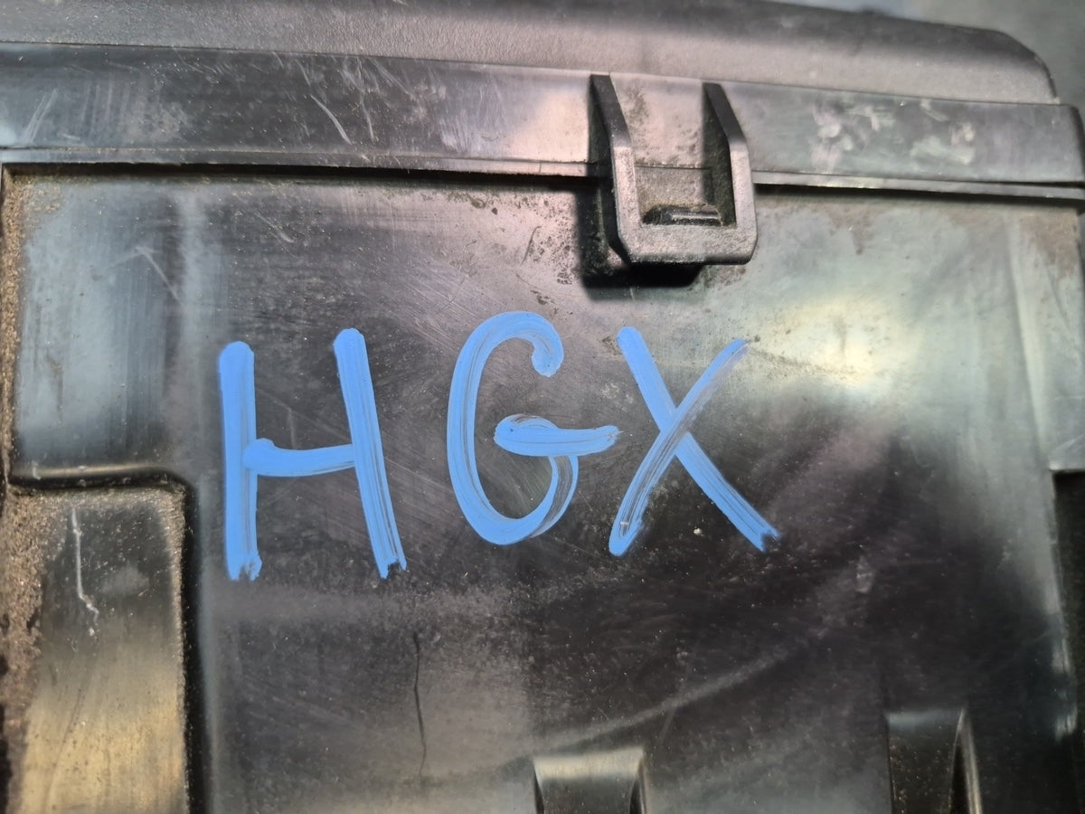 2003-2005 Lexus UZJ120L GX470 Engine Bay Fuse Relay Box Module Unit