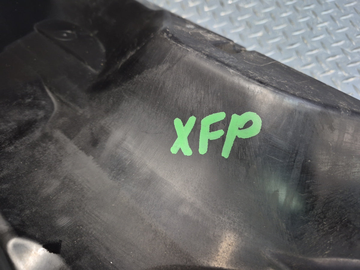 2014-2018 BMW F15 X5 N63 Air Intake Cleaner Filter Box 7638564