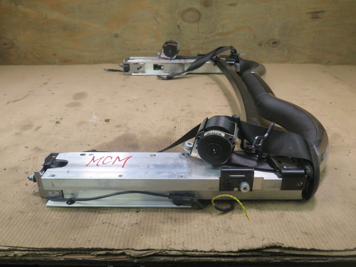 09-15 MINI COOPER R57 CONVERTIBLE ROLL OVER BAR REAR LEFT & RIGHT SEAT BELTS OEM