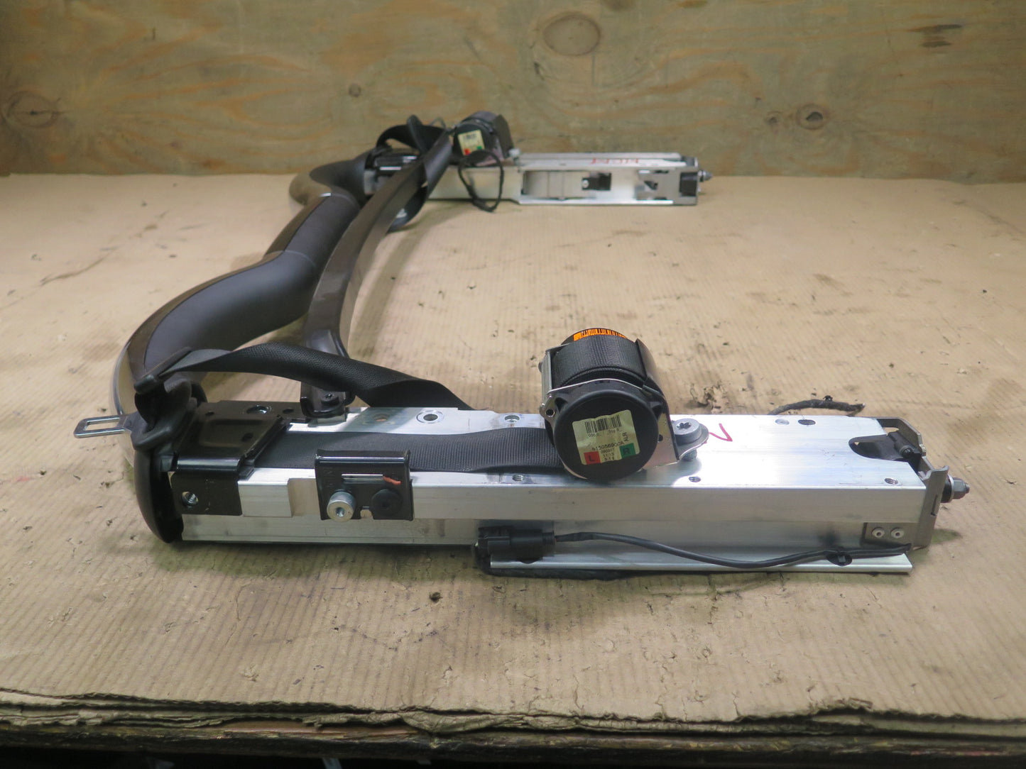 09-15 MINI COOPER R57 CONVERTIBLE ROLL OVER BAR REAR LEFT & RIGHT SEAT BELTS OEM