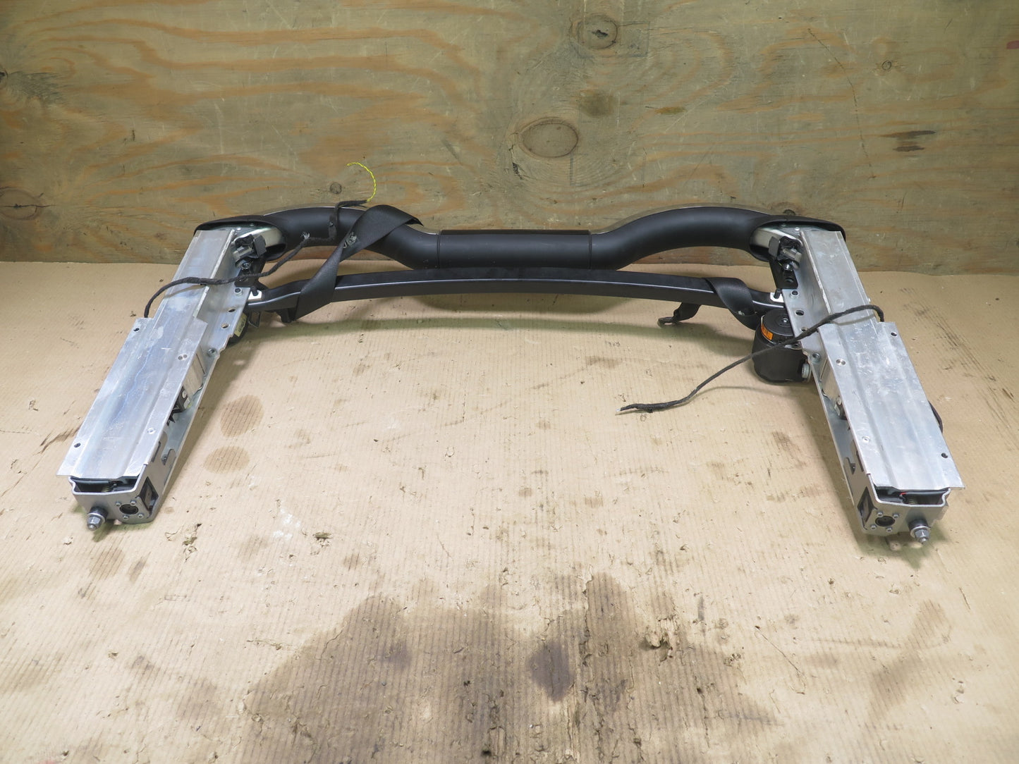 09-15 MINI COOPER R57 CONVERTIBLE ROLL OVER BAR REAR LEFT & RIGHT SEAT BELTS OEM