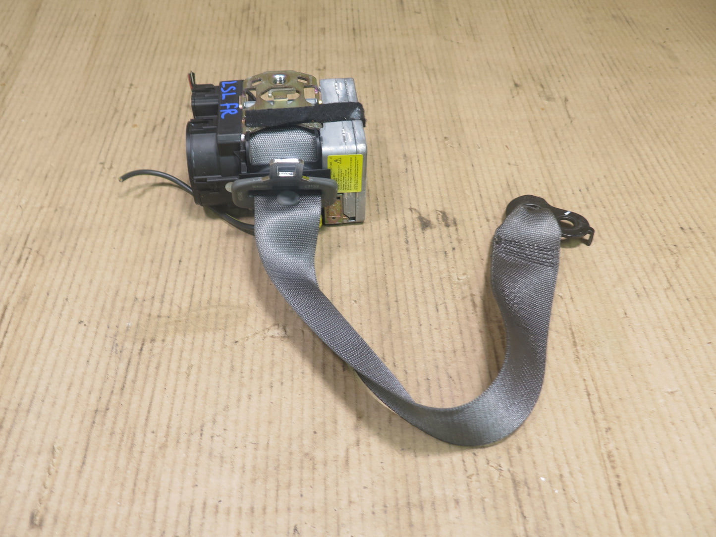 03-06 MERCEDES R230 SL-CLASS FRONT RIGHT SEATBELT RETRACTOR OEM
