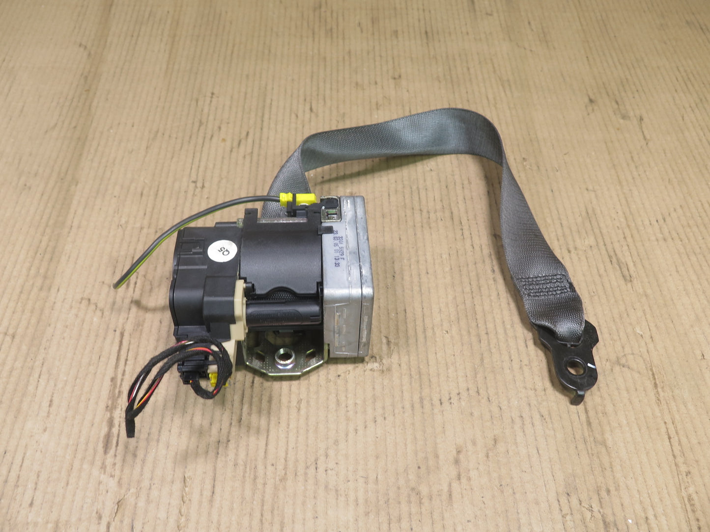 03-06 MERCEDES R230 SL-CLASS FRONT RIGHT SEATBELT RETRACTOR OEM