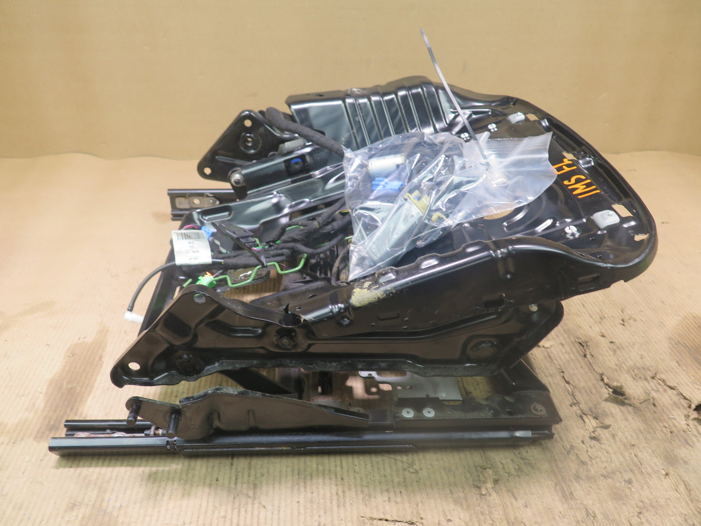 07-13 MERCEDES W221 S-CLASS FRONT LEFT SEAT LOWER FRAME TRACK RAIL MOTOR OEM