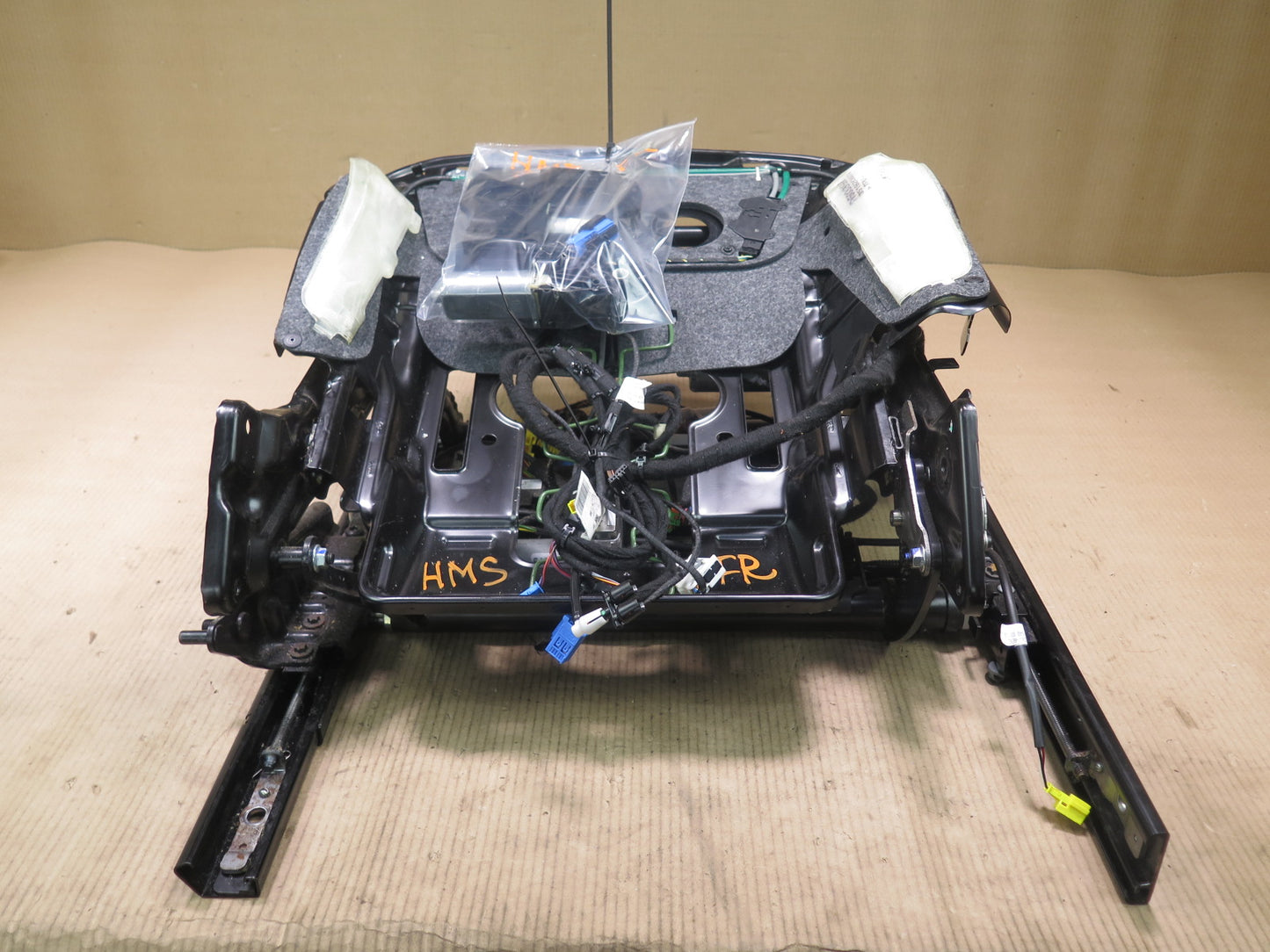 07-13 MERCEDES W221 S-CLASS FRONT RIGHT SEAT LOWER FRAME TRACK RAIL MOTOR OEM