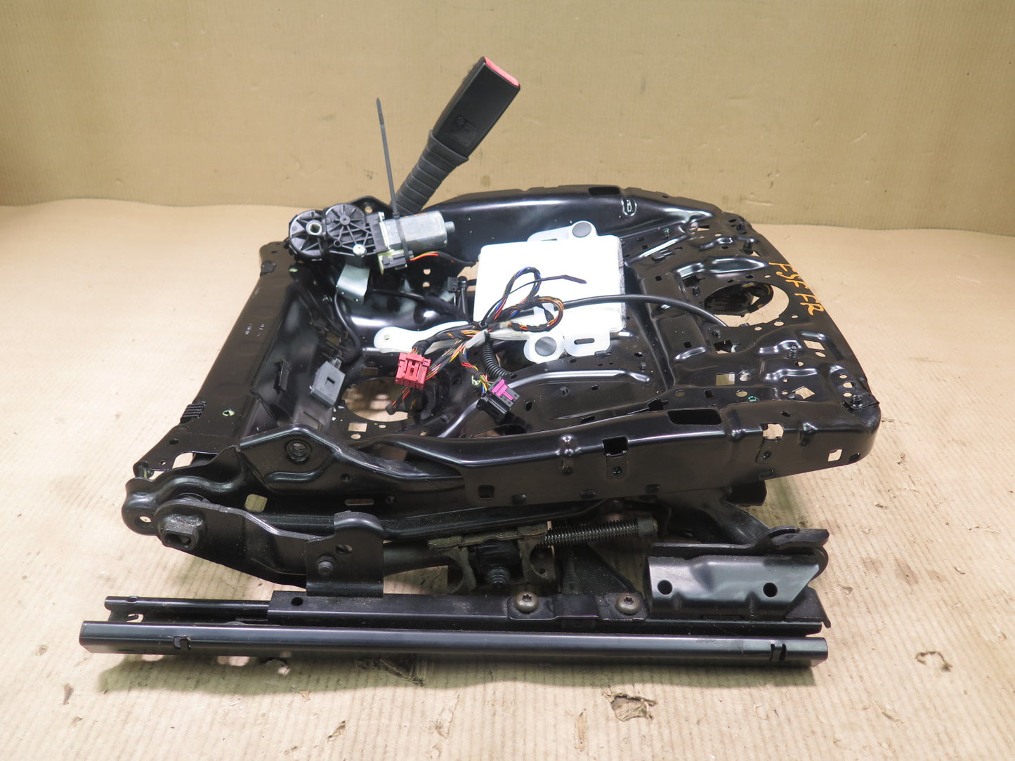10-14 AUDI 8T A5 CONVERTIBLE FRONT RIGHT SEAT LOWER FRAME TRACK w/ MOTORS OEM