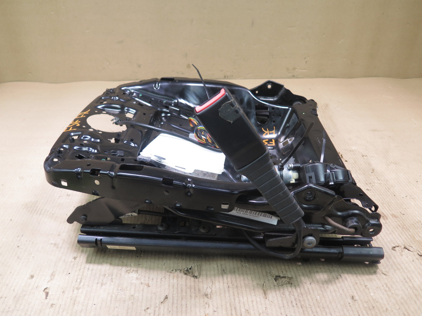 10-14 AUDI 8T A5 CONVERTIBLE FRONT RIGHT SEAT LOWER FRAME TRACK w/ MOTORS OEM