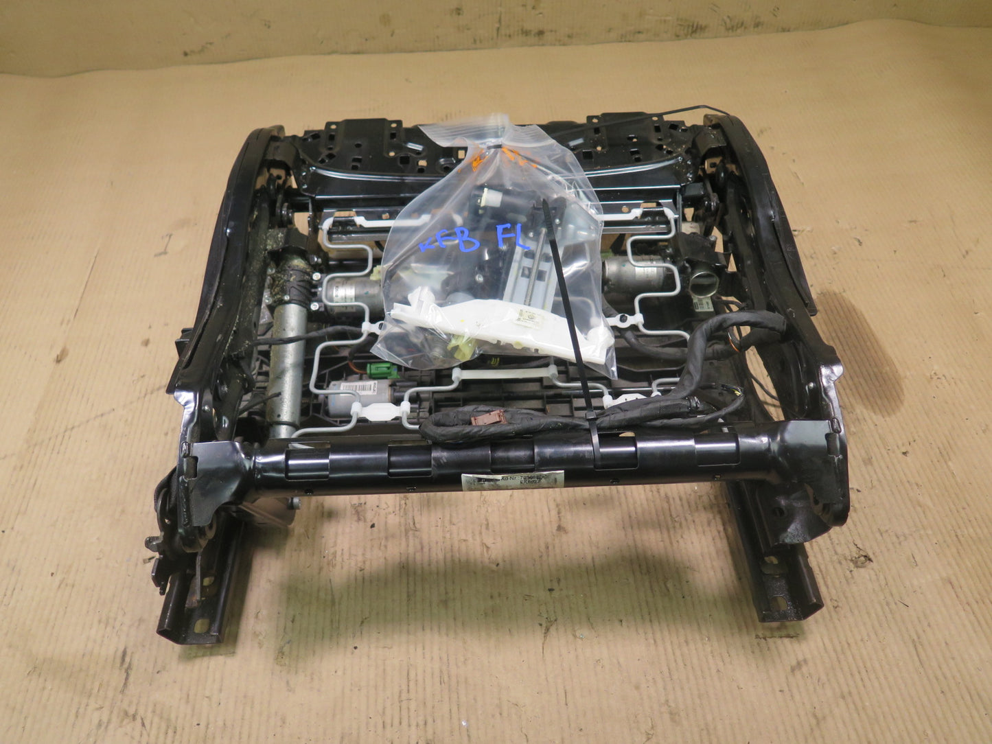 10-13 BMW F07 GT 5-SERIES FRONT LEFT SEAT LOWER FRAME TRACK RAIL MOTOR OEM