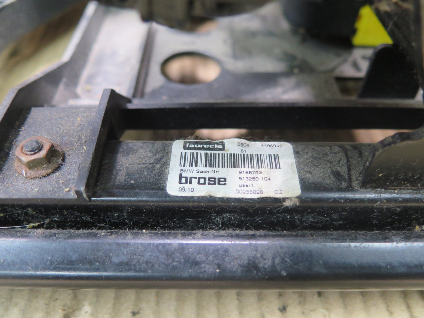 10-13 BMW F07 GT 5-SERIES FRONT LEFT SEAT LOWER FRAME TRACK RAIL MOTOR OEM