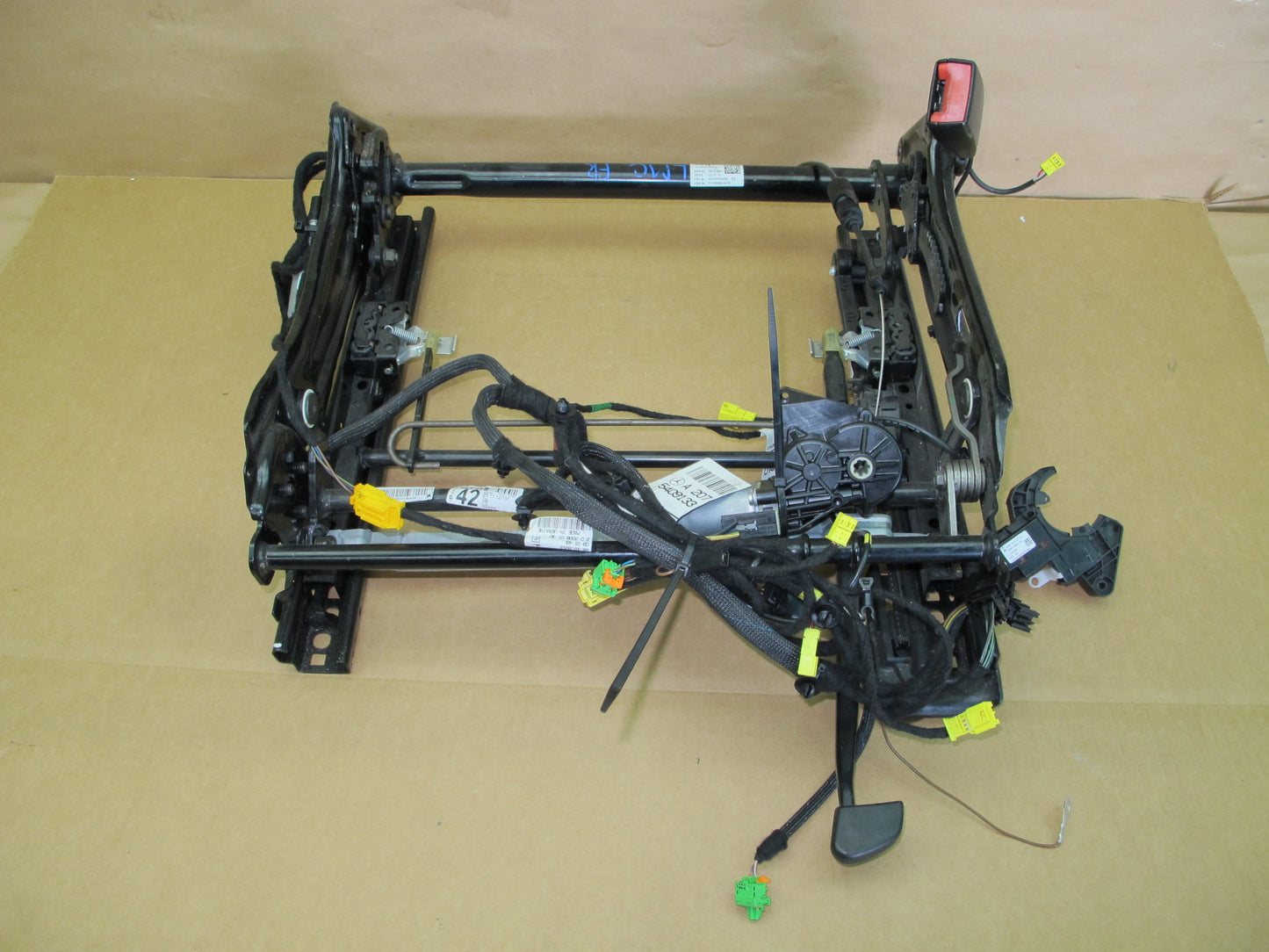 12-15 MERCEDES W204 C204 COUPE FRONT RIGHT SEAT FRAME TRACK w/ MOTOR OEM