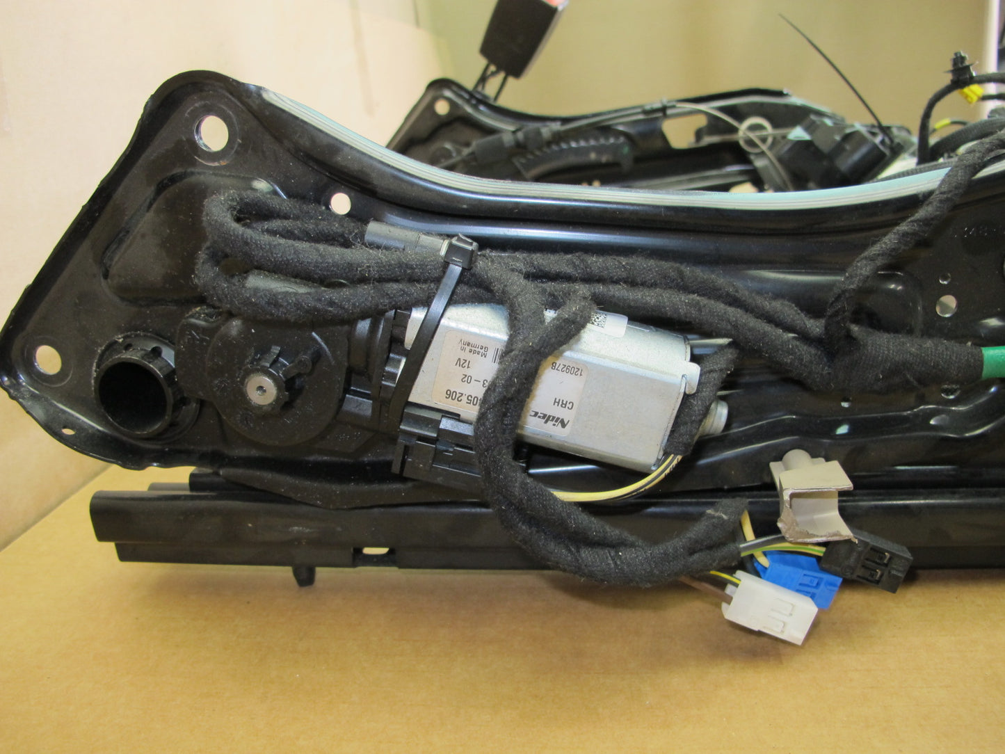 12-15 MERCEDES W204 C204 COUPE FRONT RIGHT SEAT FRAME TRACK w/ MOTOR OEM