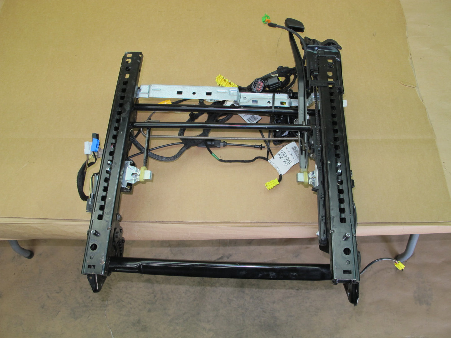 12-15 MERCEDES W204 C204 COUPE FRONT RIGHT SEAT FRAME TRACK w/ MOTOR OEM